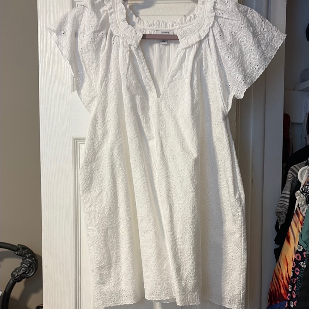 Crown & Ivy White Cap Sleeve Ruffled Tunic